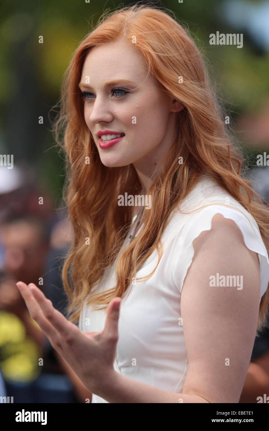 Deborah Ann Woll appears on Extra hosted by Mario Lopez. Deborah