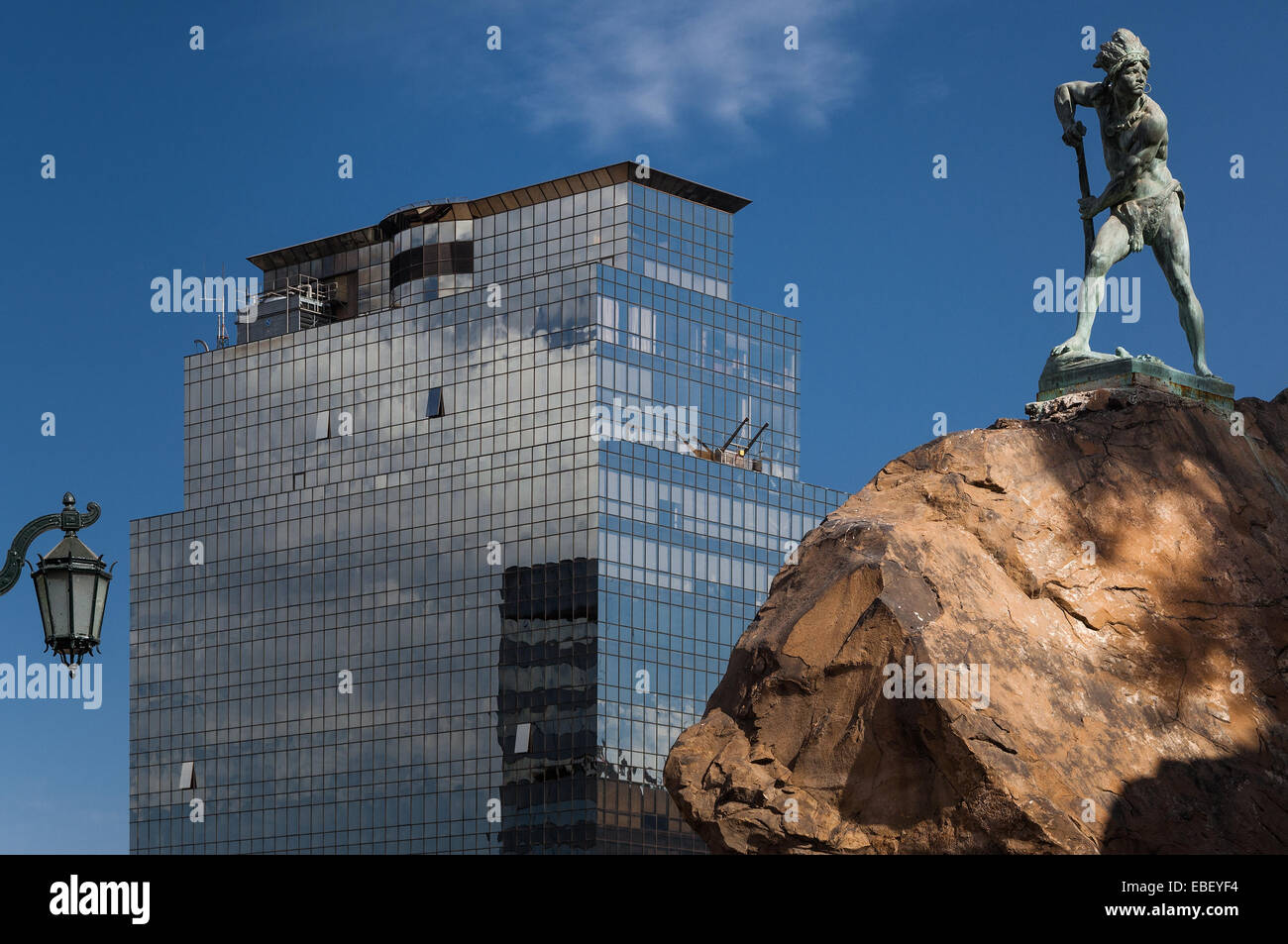 Indian warrior statue hi-res stock photography and images - Alamy