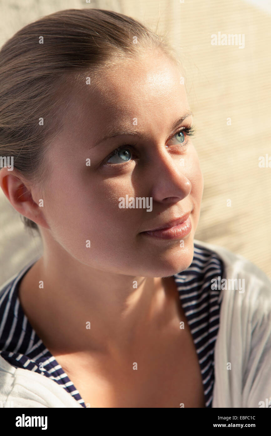 Portrait natural light hi-res stock photography and images - Alamy