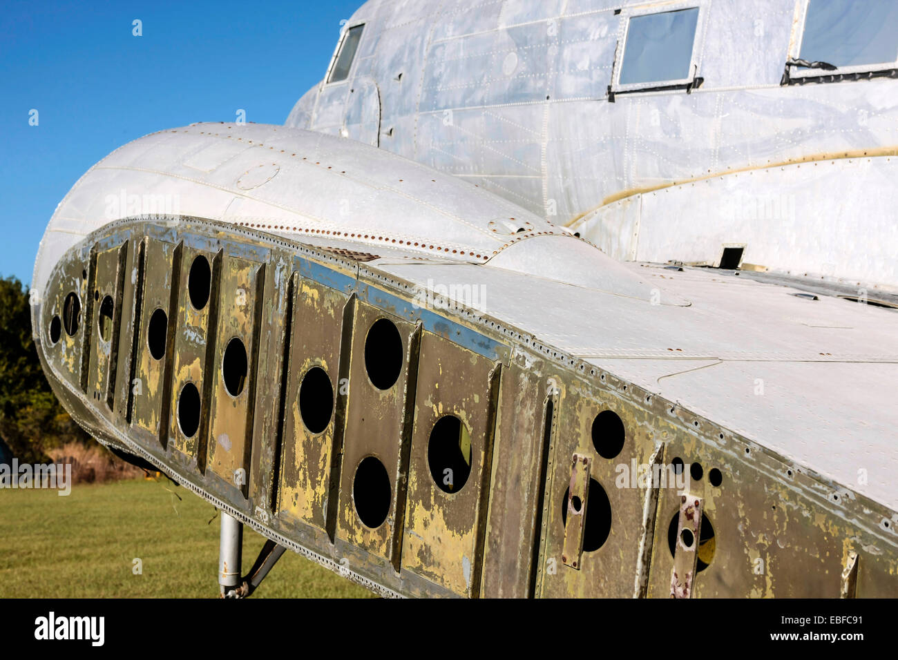 A wingless Douglas DC-3 at an aviation junkyard in Florida Stock Photo