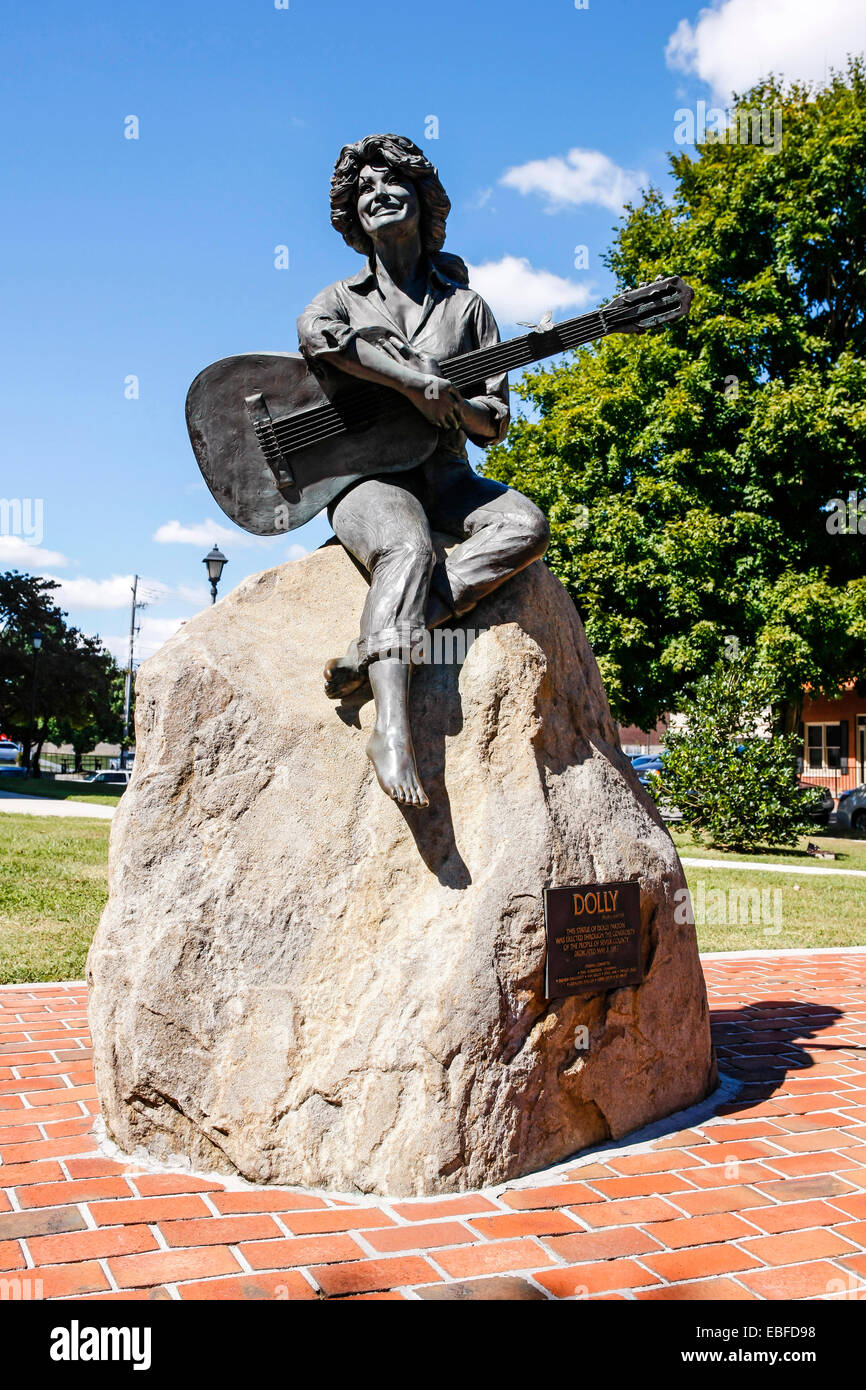 Statue of Dolly Parton in Sevierville Tennessee, her home town Stock Photo Alamy