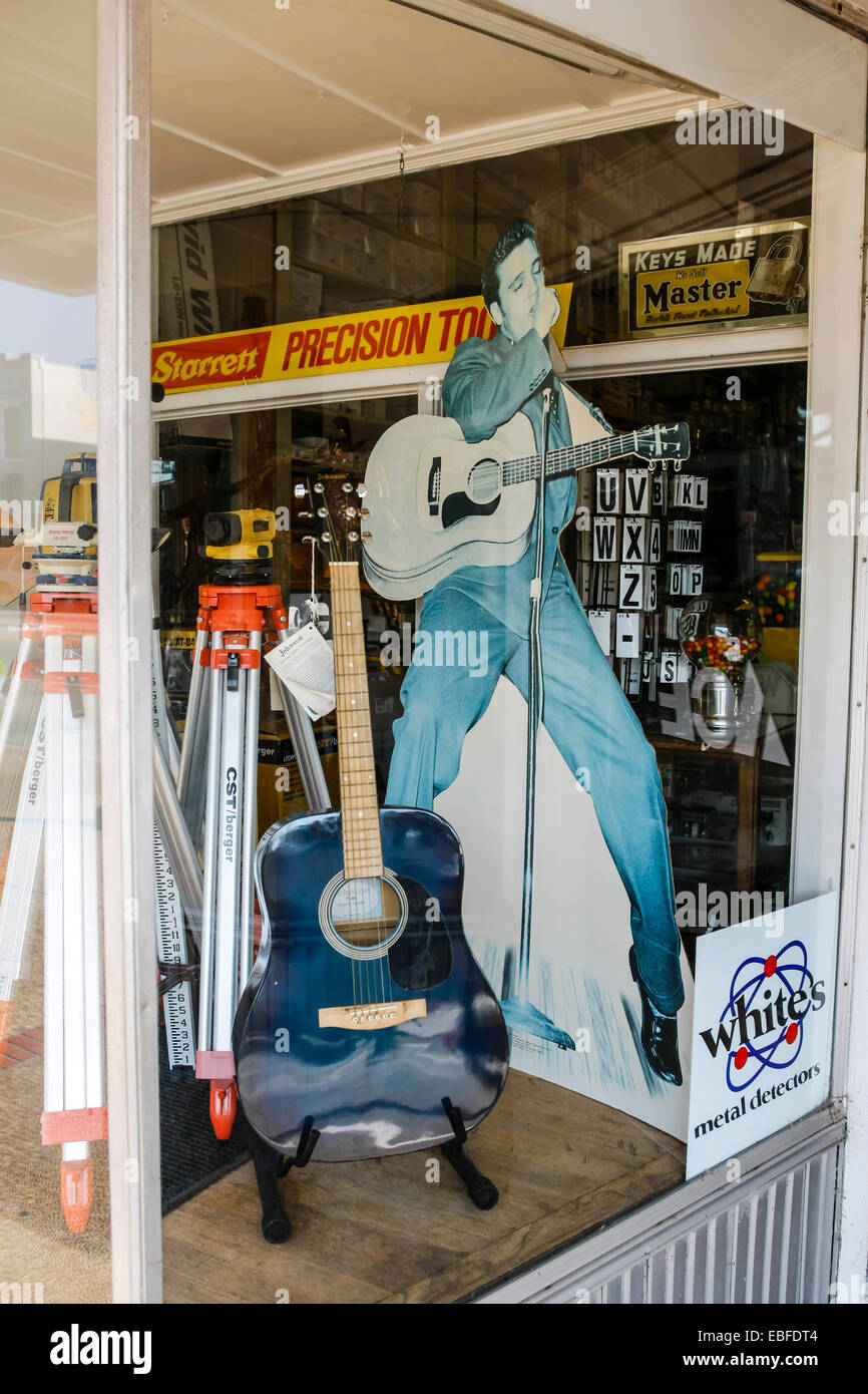 The Tupelo Hardware Co. storefront window on Main Street in Mississippi Stock Photo Alamy