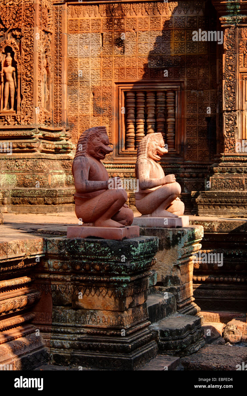 Guardians statues of Banteay Srei, Angkor Wat, Cambodia Stock Photo