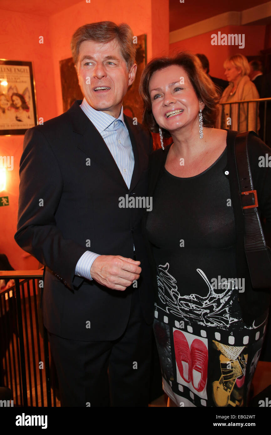 Premiere of the comedy theatre play 'Omma Superstar' at Kleine Komödie ...