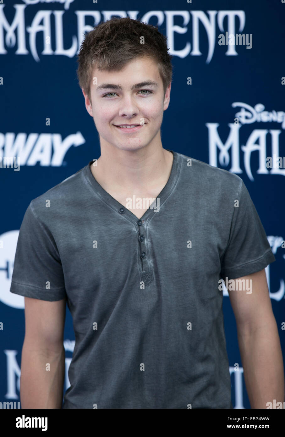 Peyton Meyer Hi Res Stock Photography And Images Alamy Peyton Meyer Hi Res Stock Photography And Images Alamy