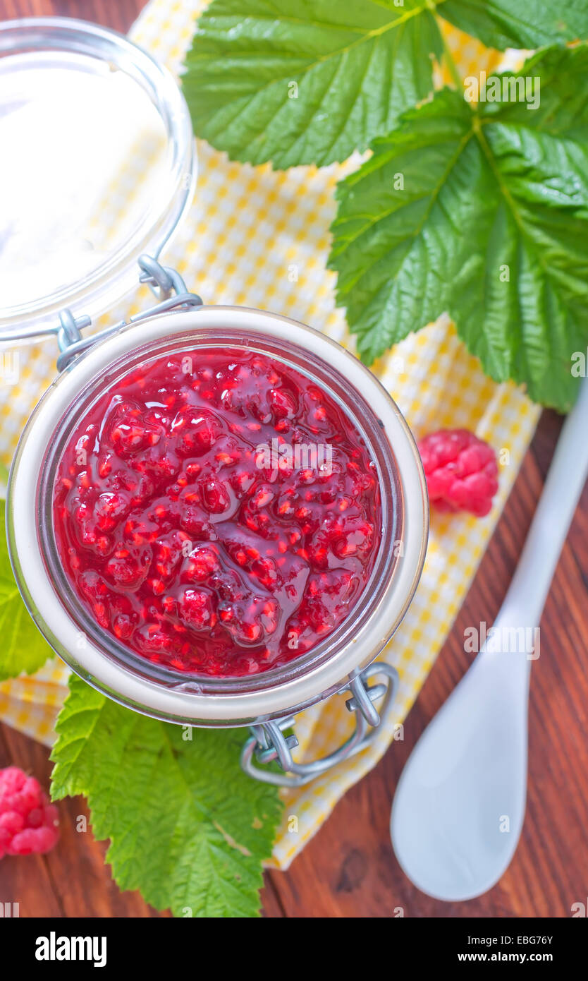 Raspberry Jam Pan Ebay Raspberry jam in glass bowl with spoon hi-res stock photography and ...