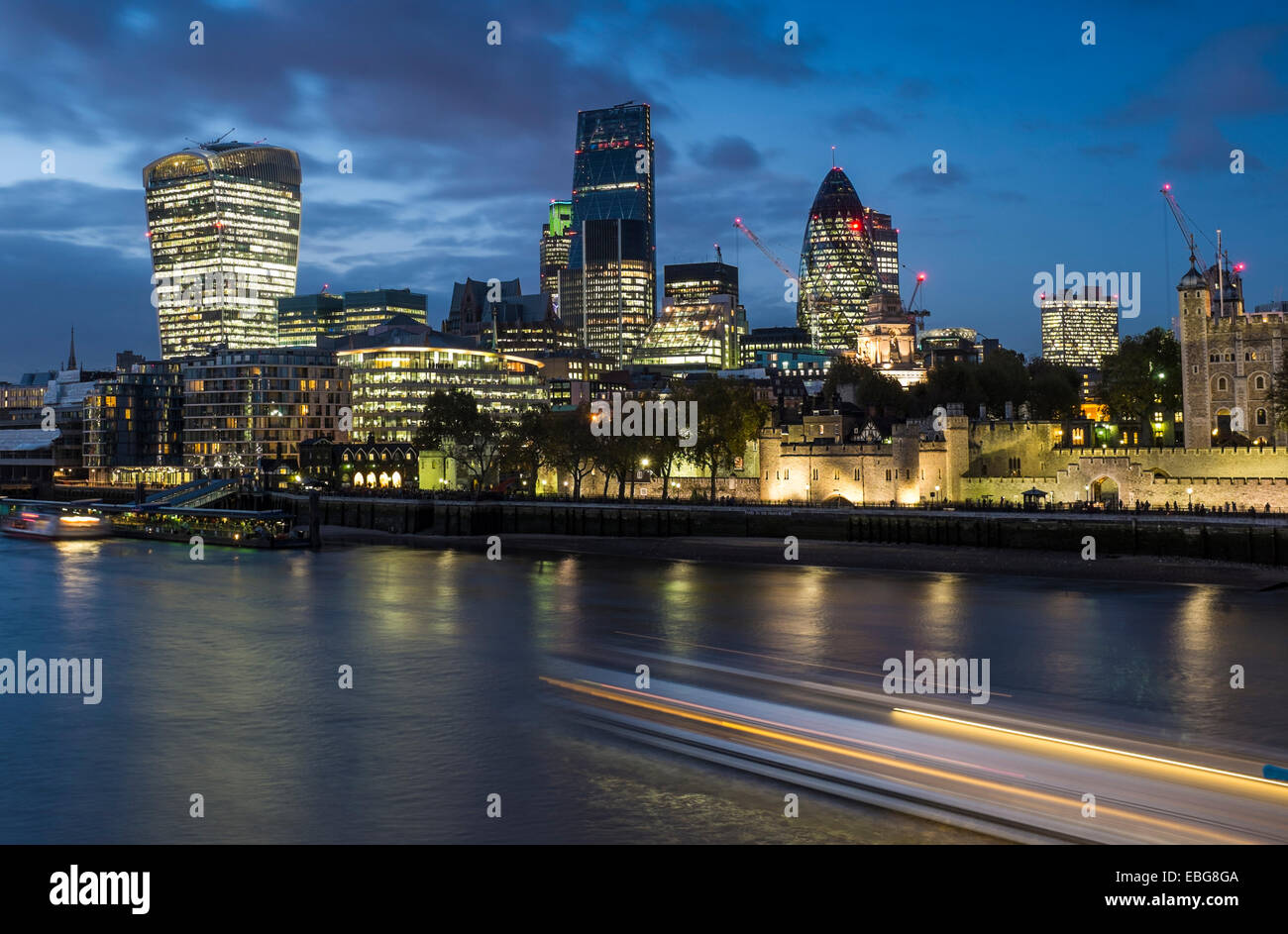 London city famous buildings hi-res stock photography and images - Alamy