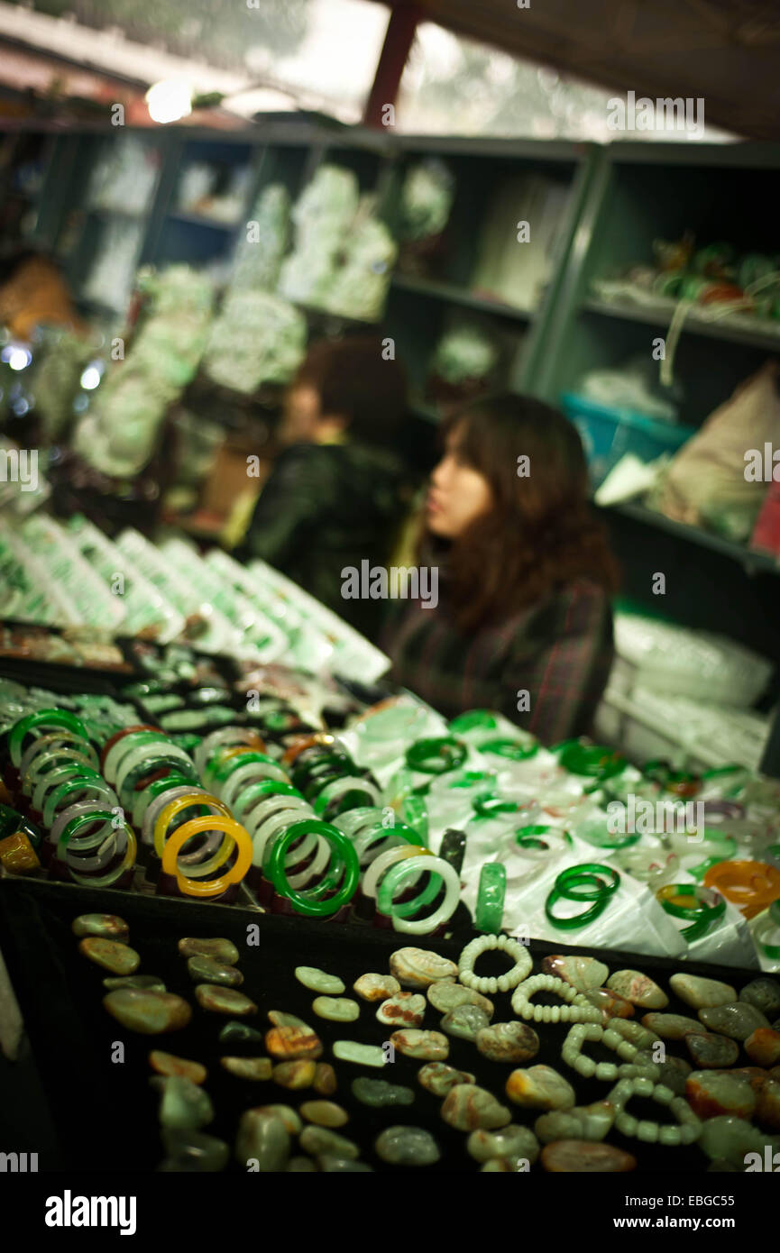 Stand at Panjiayuan Market selling jade, Beijing, China Stock Photo Alamy
