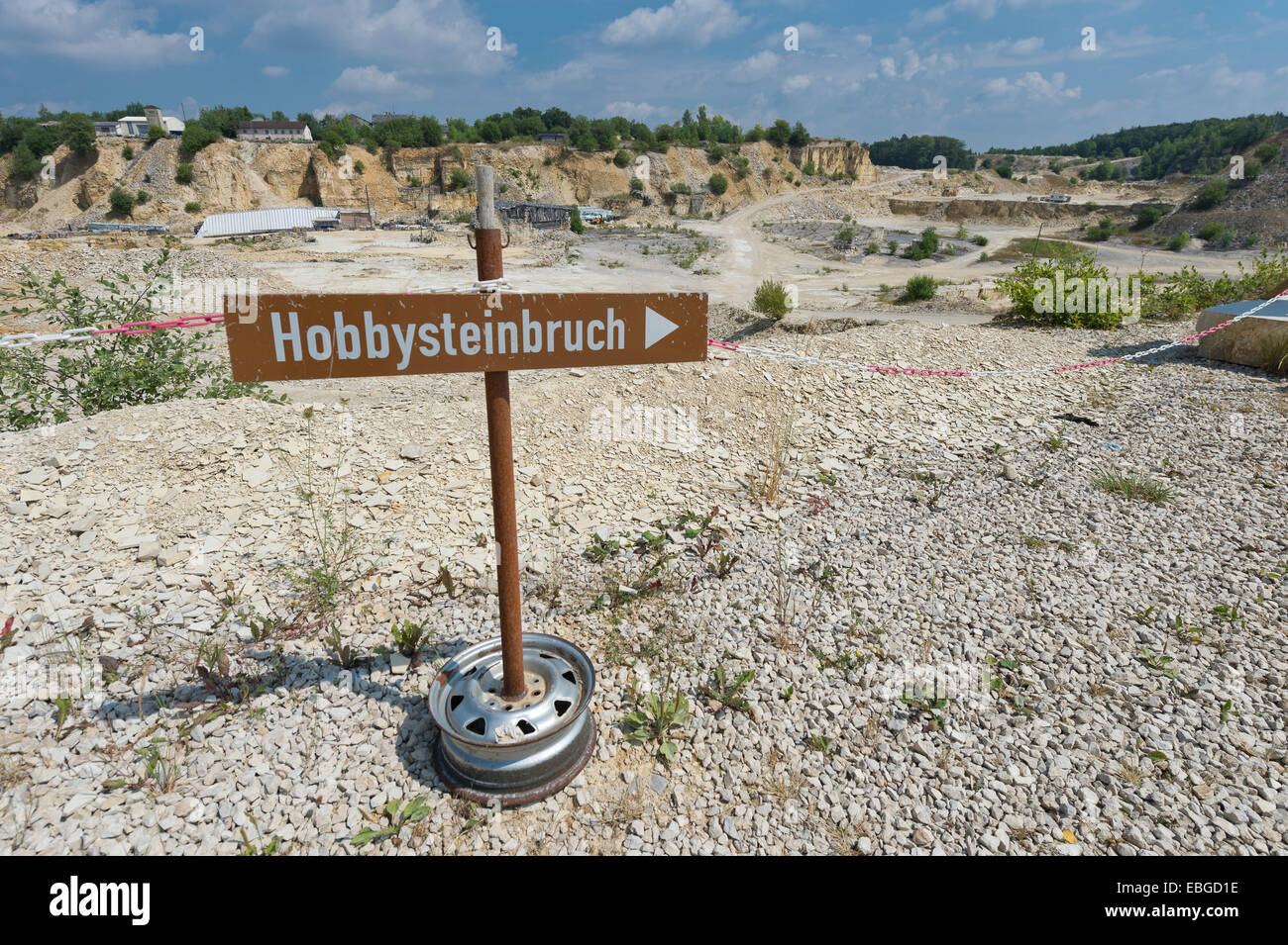 Sign to a 'Hobbysteinbruch', German for 'Hobby Quarry', quarry area of Untere Haardt, Altmühltal, Solnhofen, Middle Franconia Stock Photo