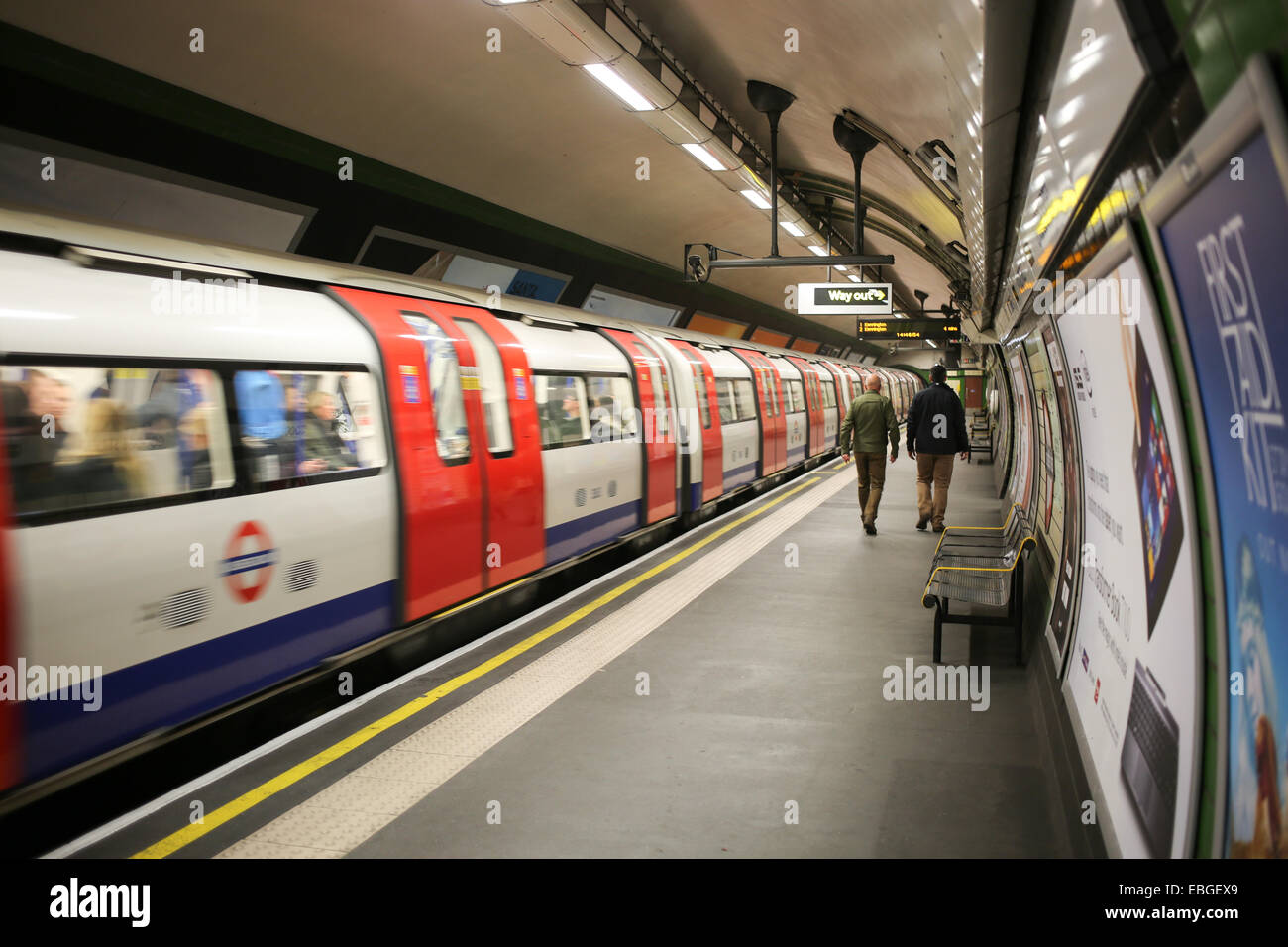 London underground train hi-res stock photography and images - Alamy