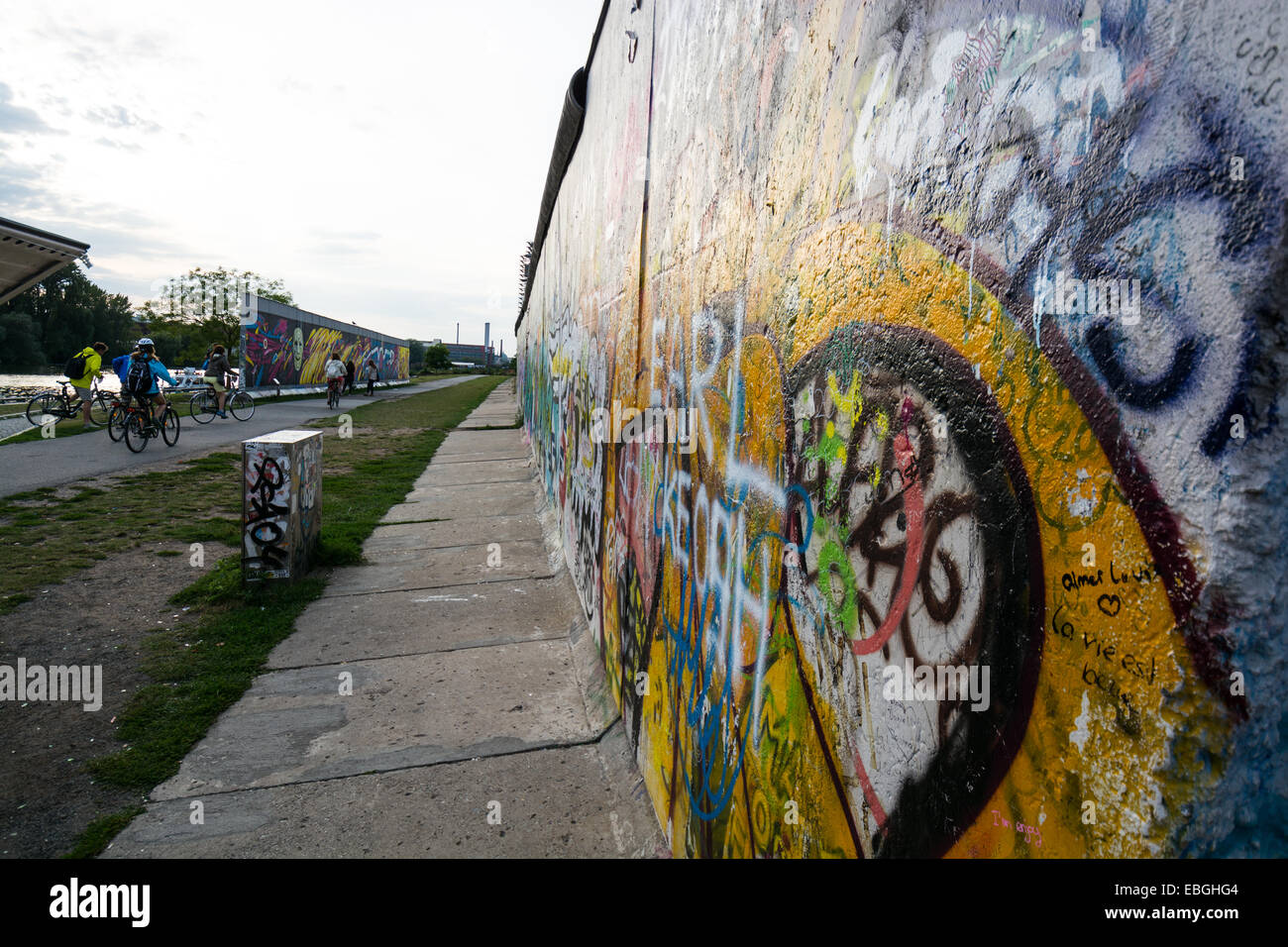 Gallery exhibition, the largest outdoor art gallery in the world