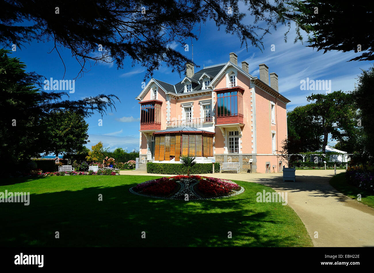 Musee Christian Dior Home Facebook
