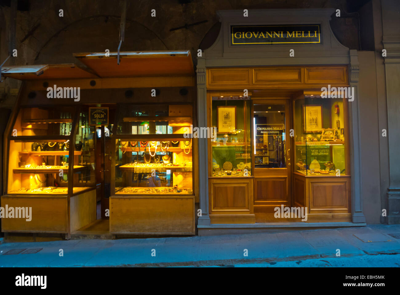Goldsmith jewelry stores, Ponte Vecchio, old bridge, Florence, Tuscany