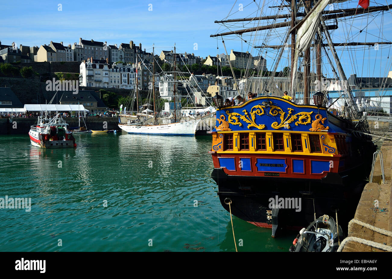 Etoile du Roy, a three-masted sixth-rate frigate replica of HMS Blandford, built in 1741. Stock Photo