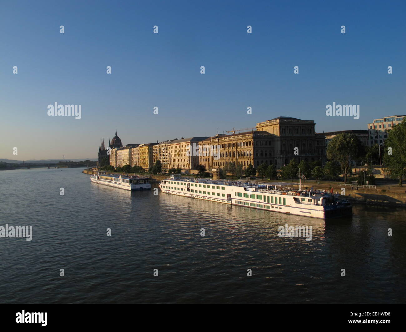 Budapest skyline river hi-res stock photography and images - Alamy