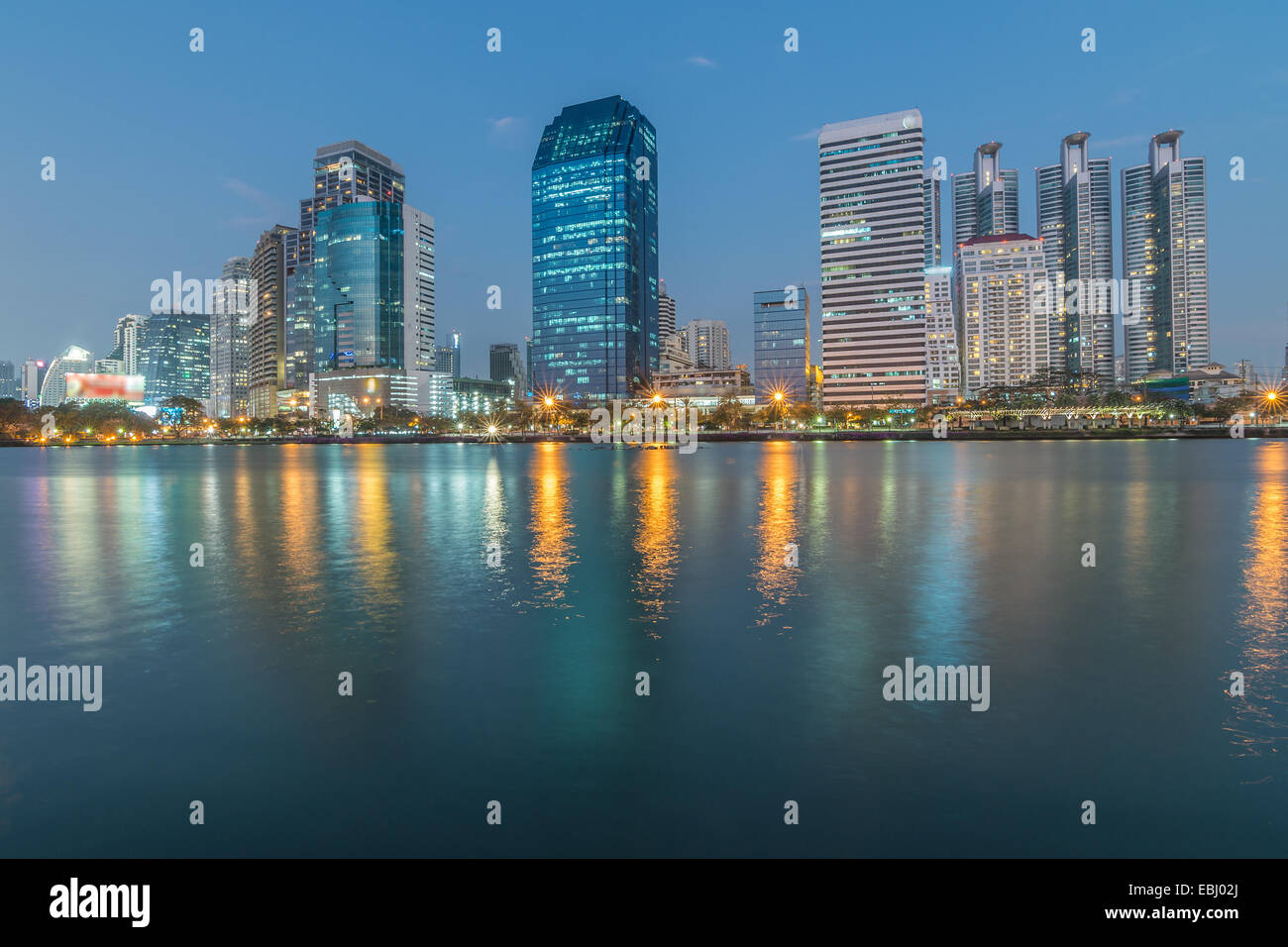 Bangkok office building hi-res stock photography and images - Alamy