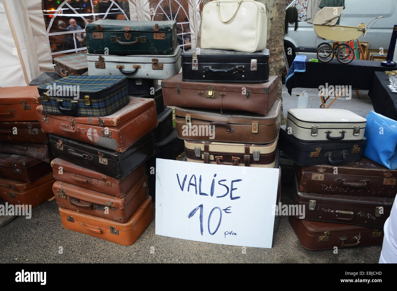 Baggage suitcase box boxes hi-res stock photography and images - Page 2 -  Alamy