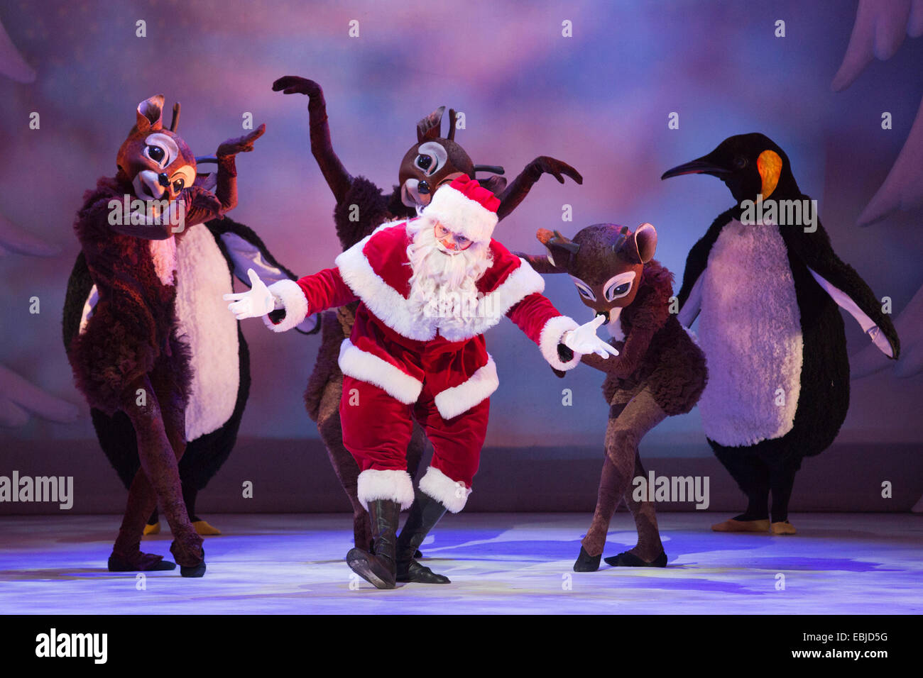 Children's Christmas and winter show The Snowman performed at the Peacock Theatre, London Stock Photo