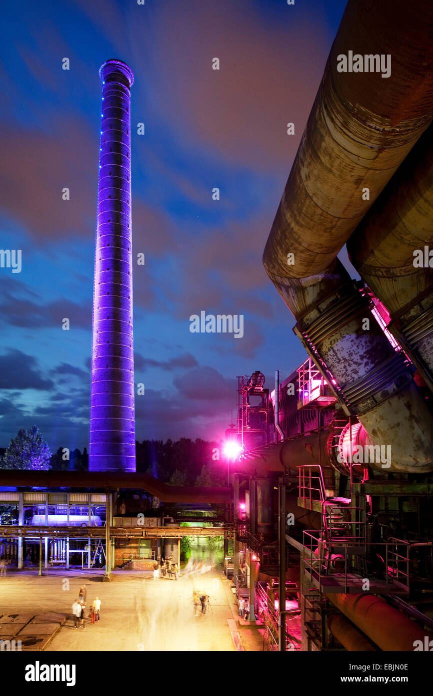 illuminated industrial scenery at night, Germany, North Rhine-Westphalia, Ruhr Area, Duisburg Stock Photo