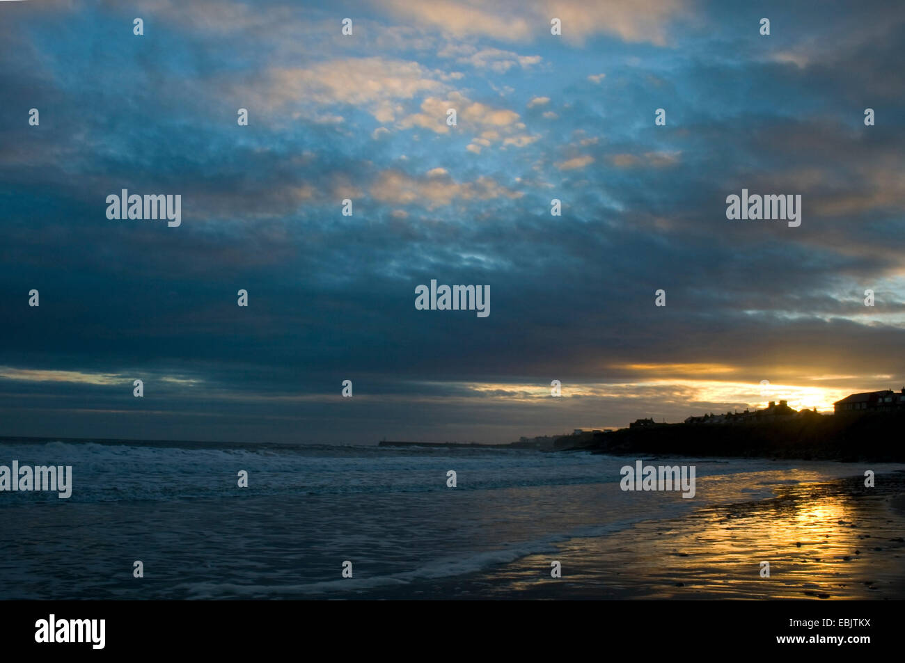 Northumberland coast sunrise hi-res stock photography and images - Alamy