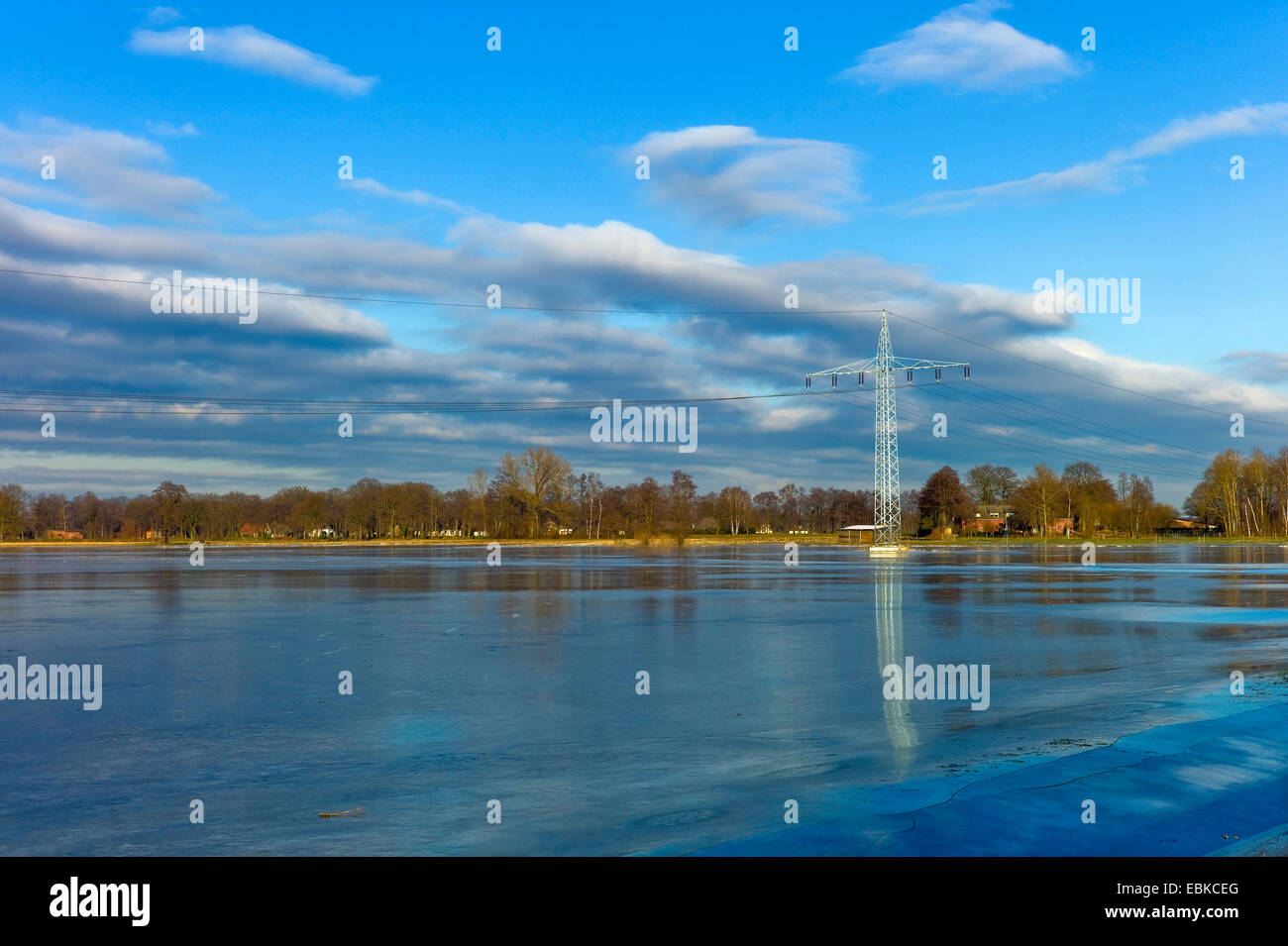 icy meadows at river Wuemme at Bremen-Borgfeld, Germany, Bremen Stock Photo