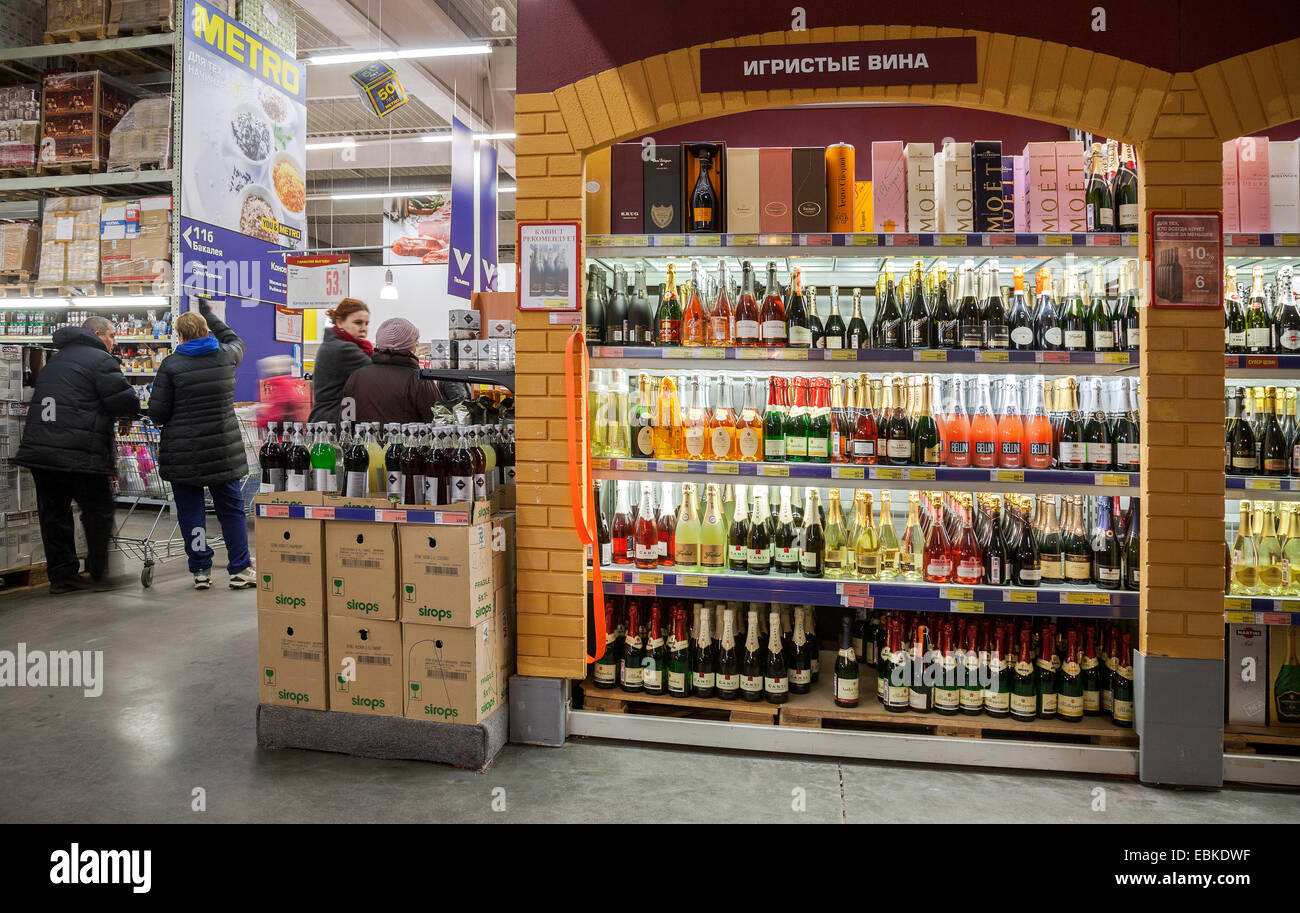 Showcase alcoholic beverages at the hypermarket METRO Stock Photo Alamy