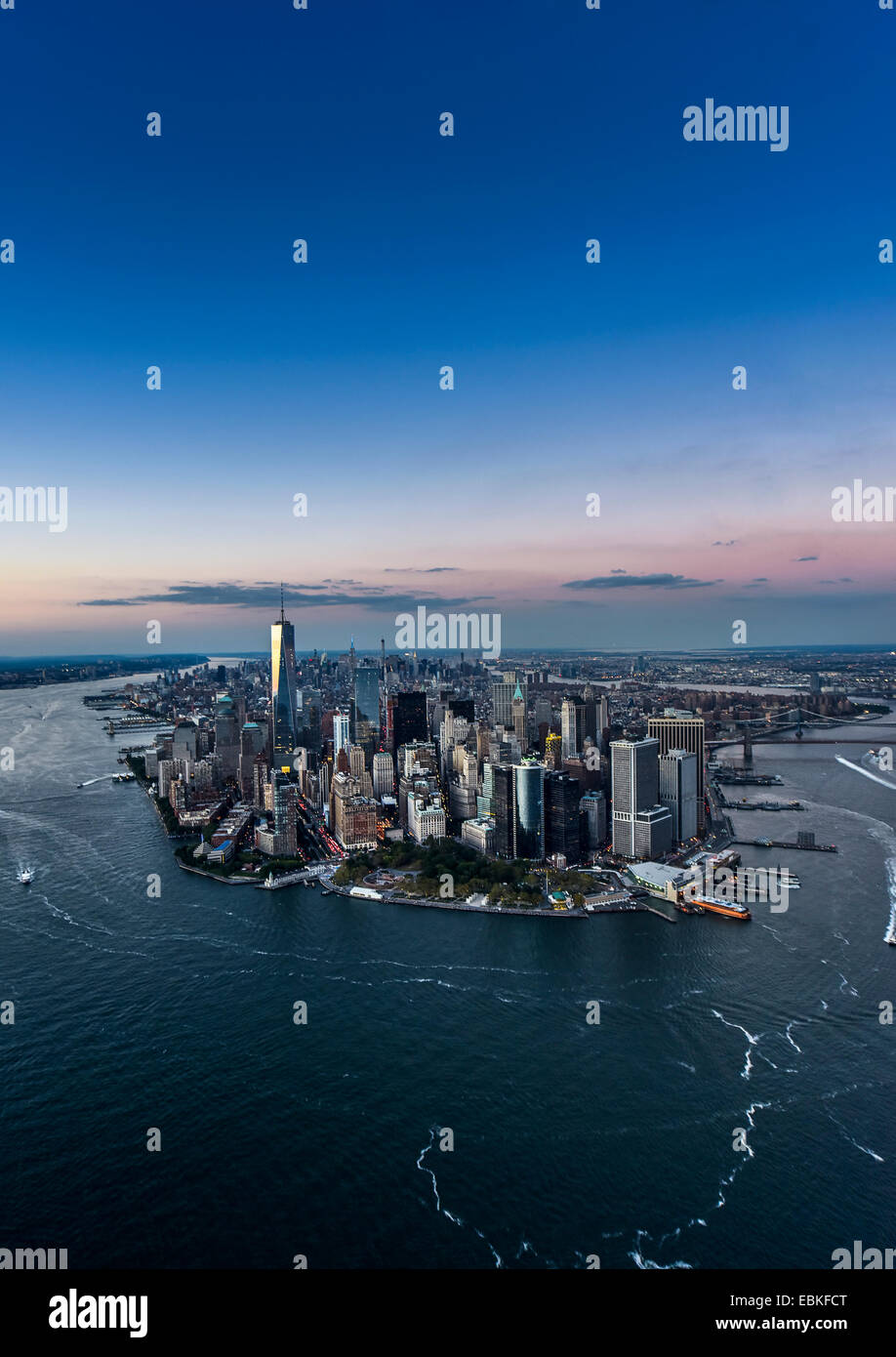 New york city at night aerial hi-res stock photography and images - Alamy