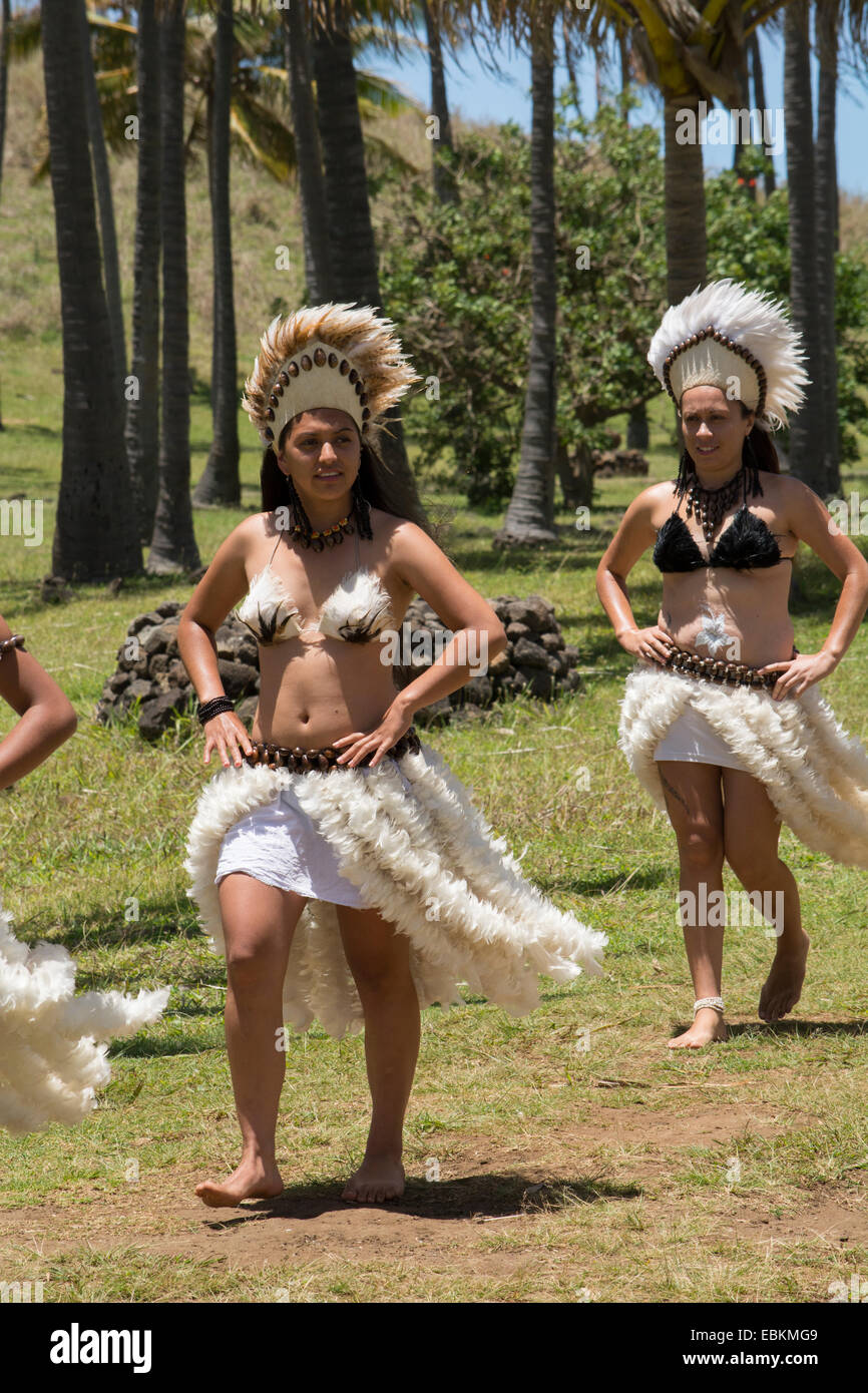 easter-island-rapa-nui-dancer-hi-res-stock-photography-and-images-alamy