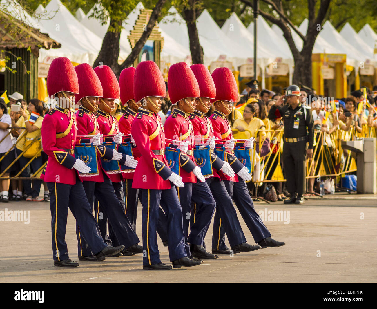 Bangkok, Thailand. 2nd Dec, 2014. Thai military units march in the