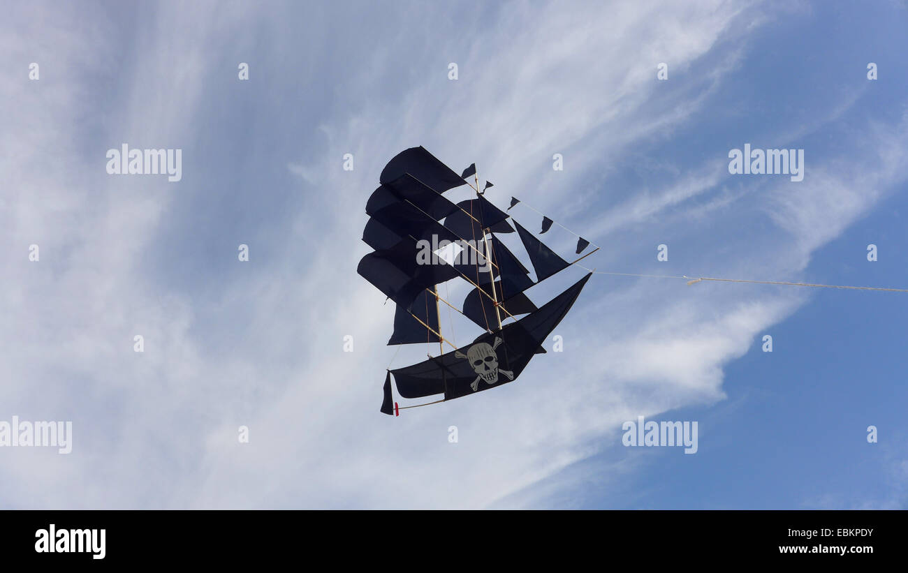 Pirate ship kites hires stock photography and images Alamy