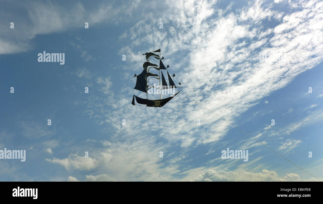 Pirate ship kites hires stock photography and images Alamy
