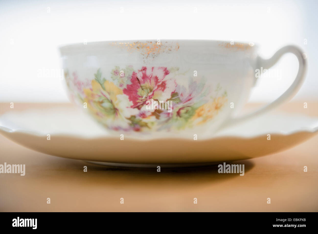 https://c8.alamy.com/comp/EBKPXB/studio-shot-of-tea-cup-EBKPXB.jpg