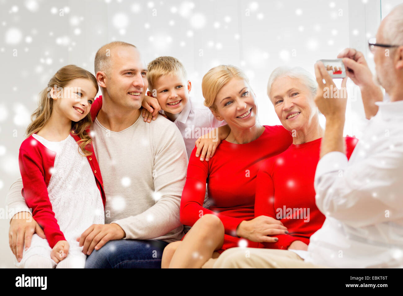 Smiling happy family hi-res stock photography and images - Alamy