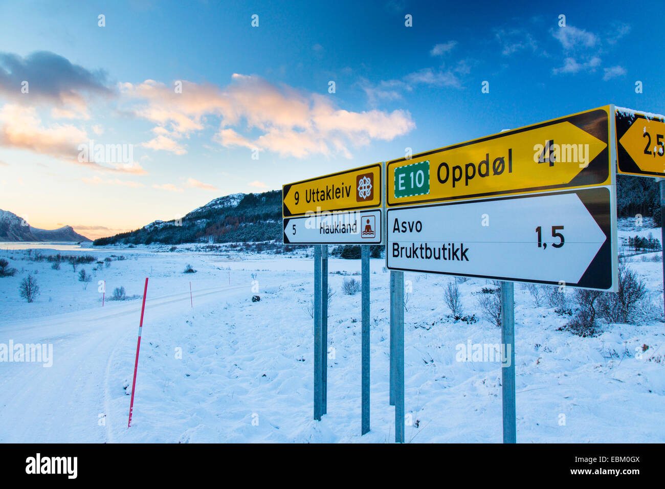 Street signs, Vestvågøy, Lofoten, Norwegen Stock Photo