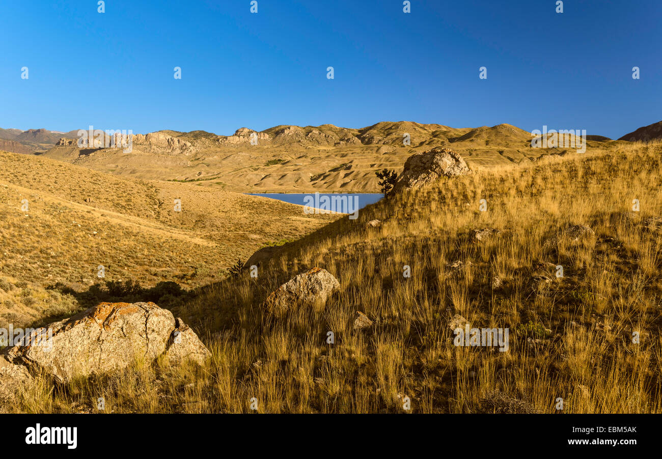 View across the rugged undulating landscape of Buffalo Bill State park ...