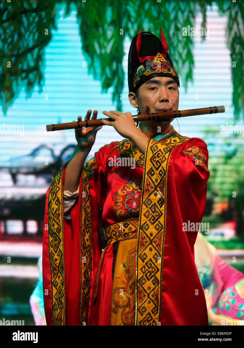 Traditional chinese flute hi res stock photography and images Alamy