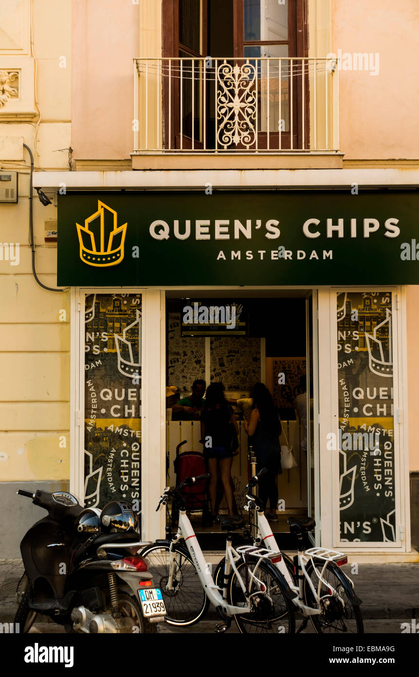 This Queen's Chips Amsterdam shop is selling only chips / fries with a