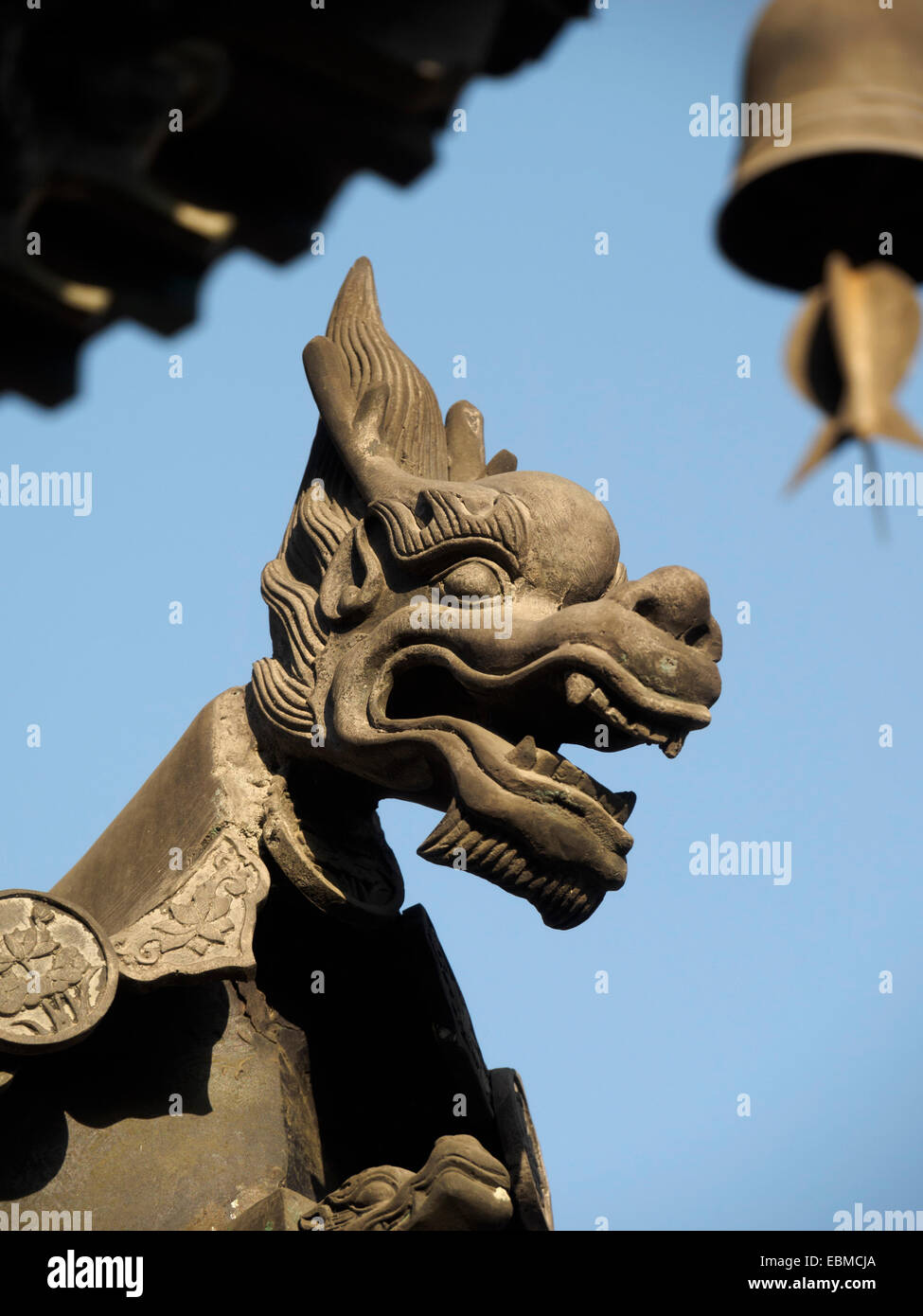 Dragon head statue at the Da Ci'en Buddhist temple in Xian, China Stock Photo