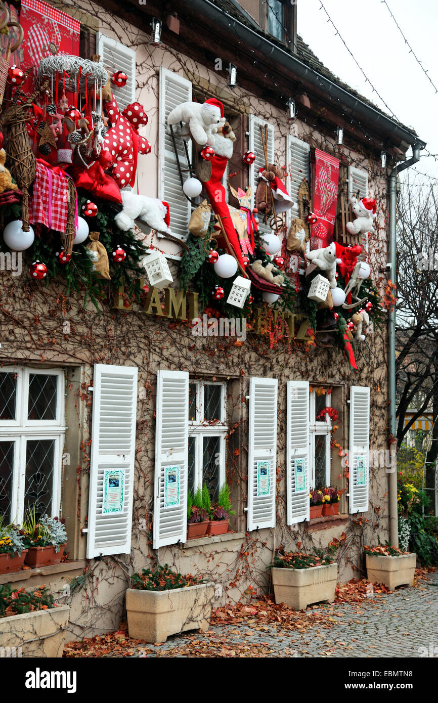 Restaurant christmas decorations hi-res stock photography and ...