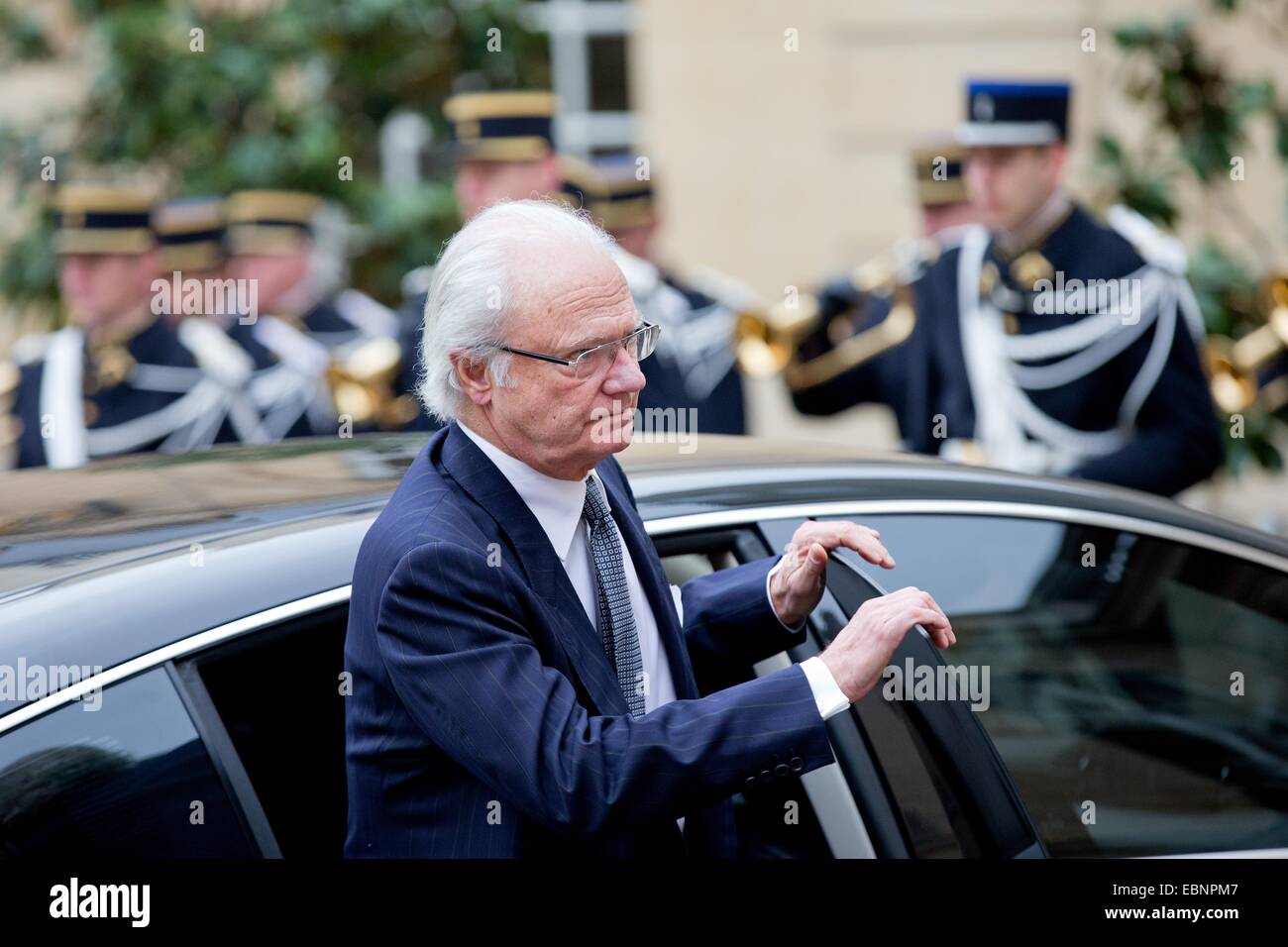 Paris, France. 3rd Dec, 2014. King Carl Gustaf of Sweden visits French Prime Minister Manuel Valls and his wife Anne Gravoin at Hotel Matignon in Paris, France, 3 December 2014. The Swedish King and Queen are in France for an 3 day state visit. Photo: Patrick van Katwijk/ FRANCE OUT/dpa/Alamy Live News Stock Photo