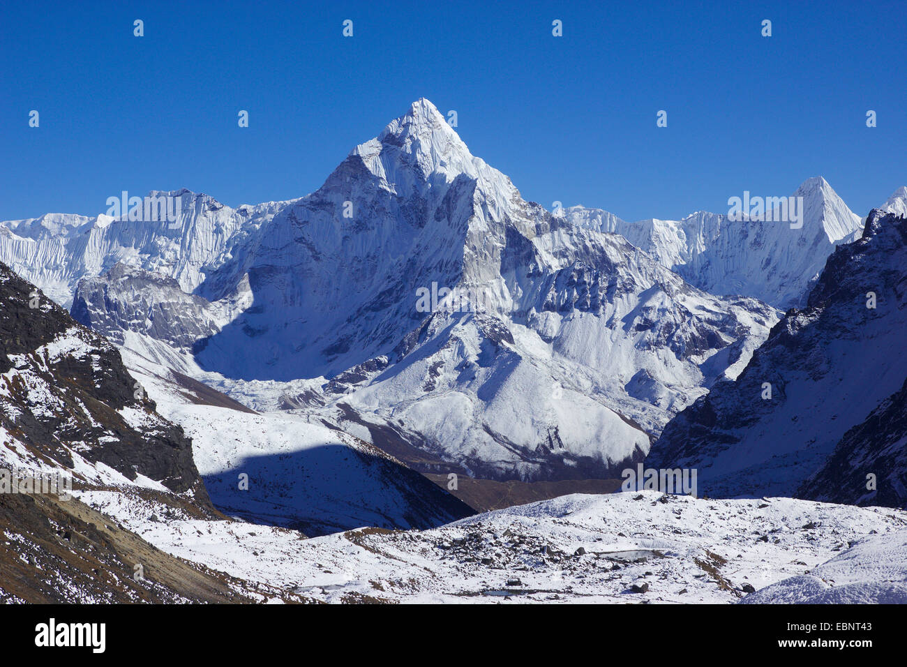 Ama Dablam, view between Dzongla and Chola Pass, Nepal, Himalaya, Khumbu Himal Stock Photo
