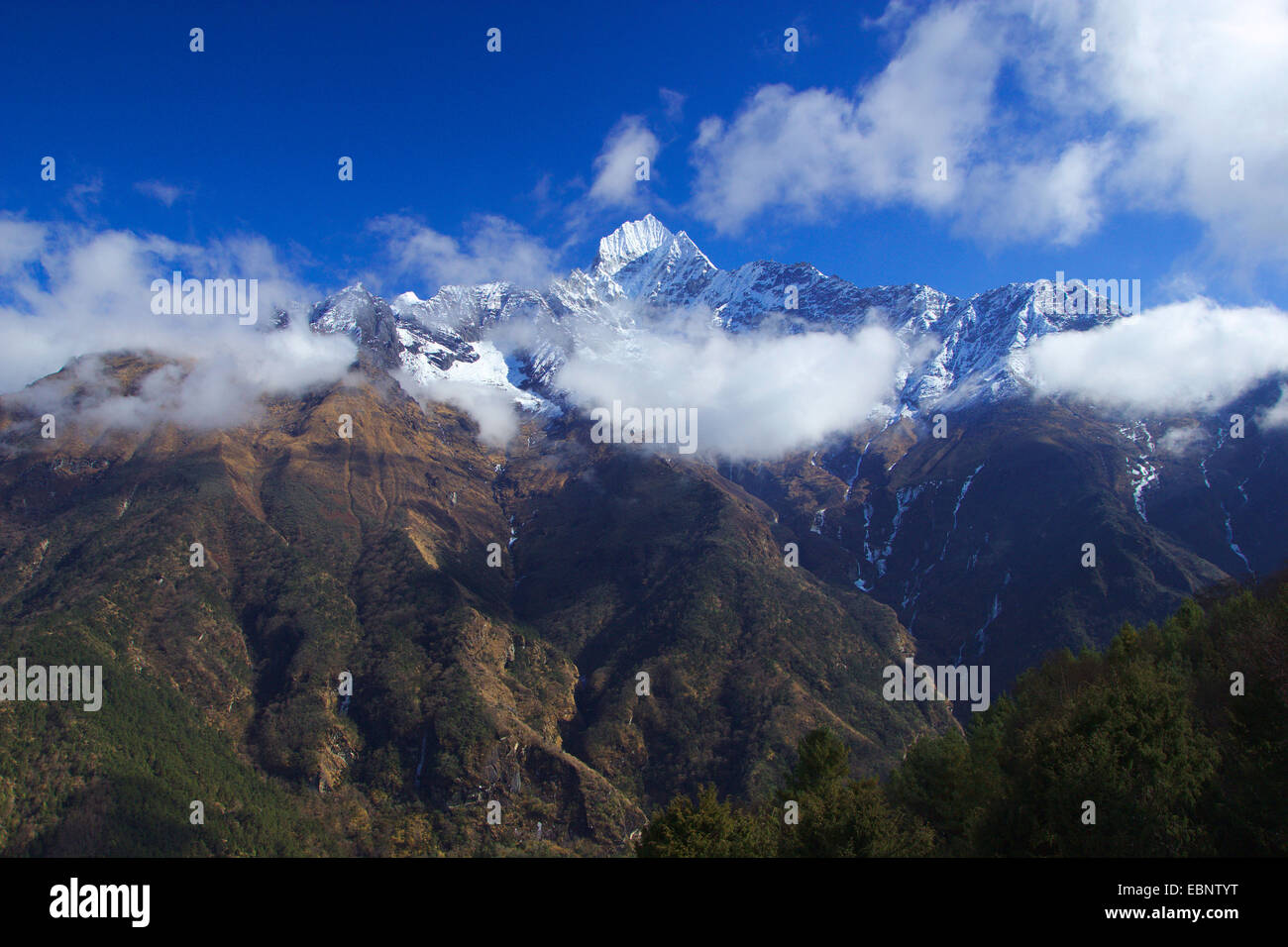 Thamserku. View from Sanasa, Nepal, Himalaya, Khumbu Himal Stock Photo