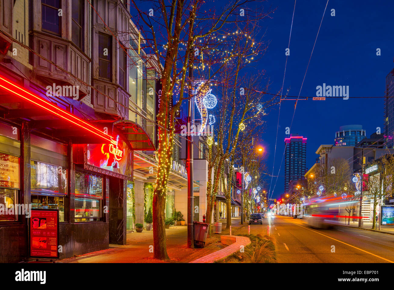 Robson Street street name sign. Robson Street is a famous shopping street  in downtown Vancouver Canada Stock Photo - Alamy