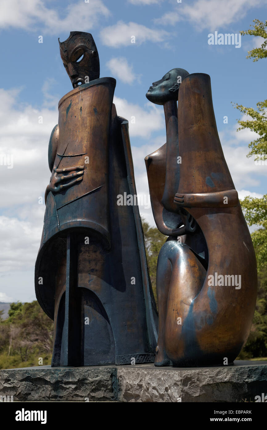 Bronze sculpture of Maori couple, Rotorua, New Zealand Stock Photo Alamy
