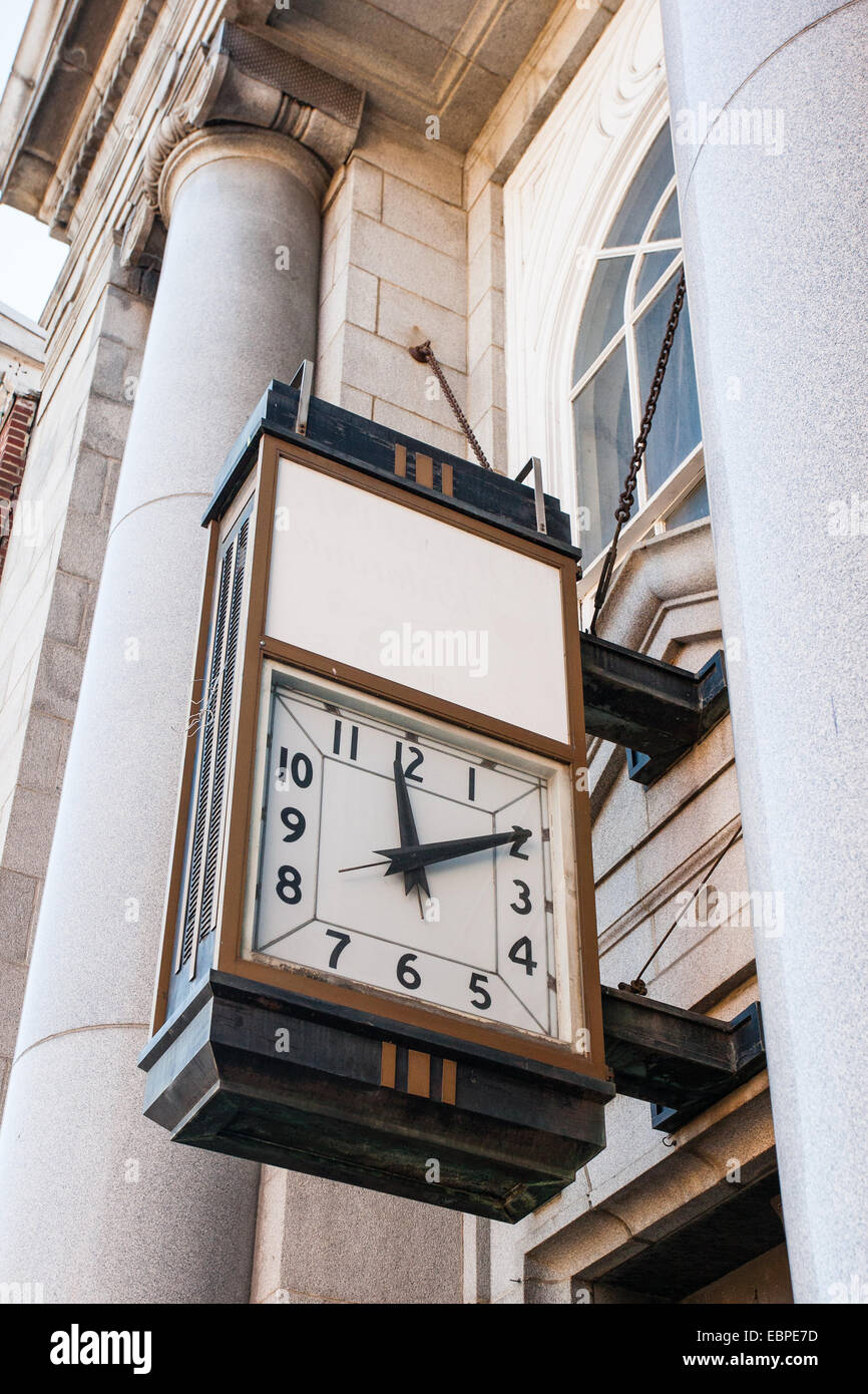 Broken clock hires stock photography and images Alamy