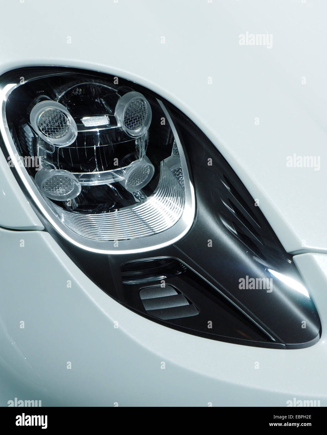 Headlight Detail Porsche 918 Spyder 15 Stock Photo Alamy