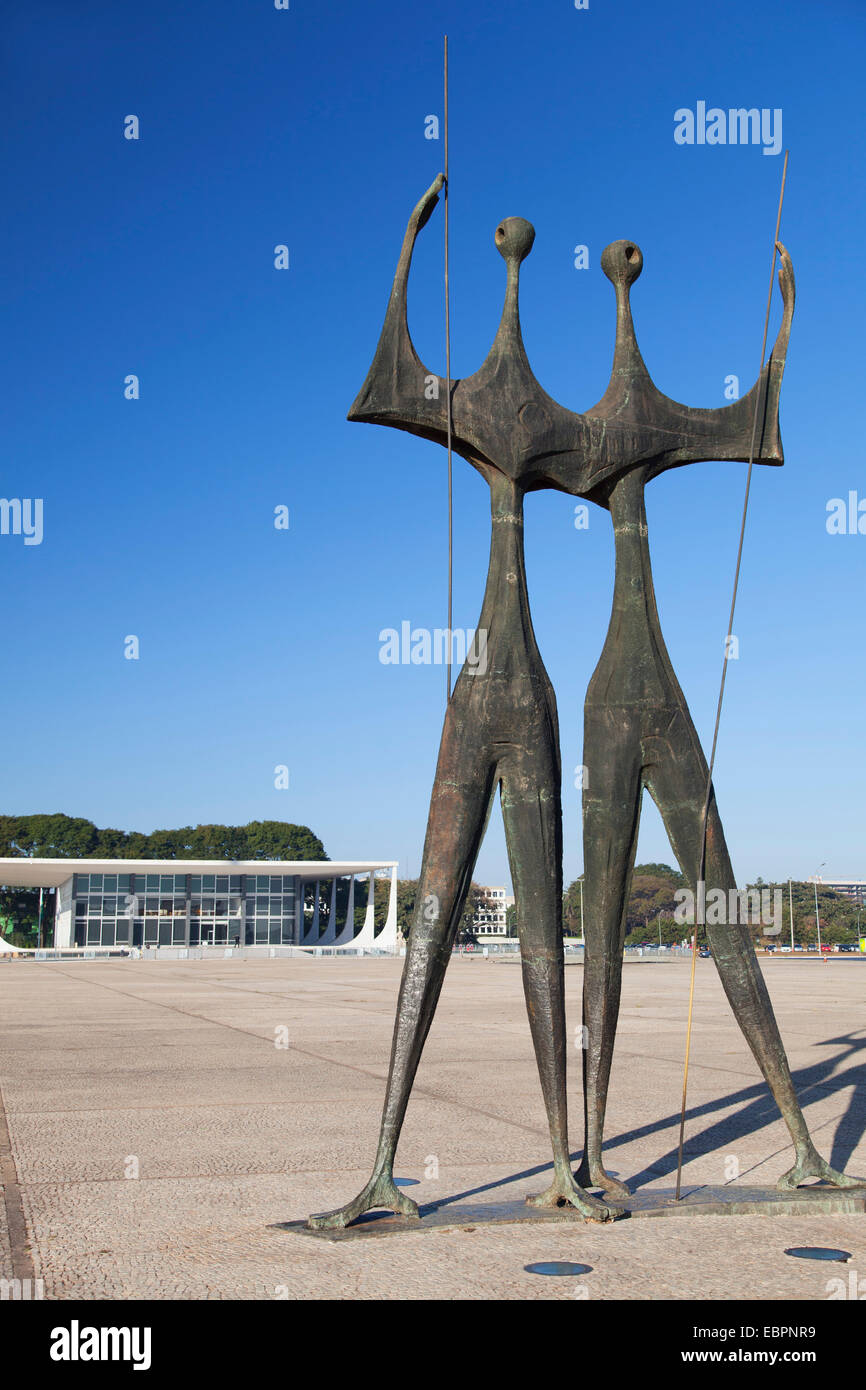 Supreme Federal Court, Dois Candangos sculpture, Three Powers Square, Brasilia, Federal District, Brazil, South America Stock Photo