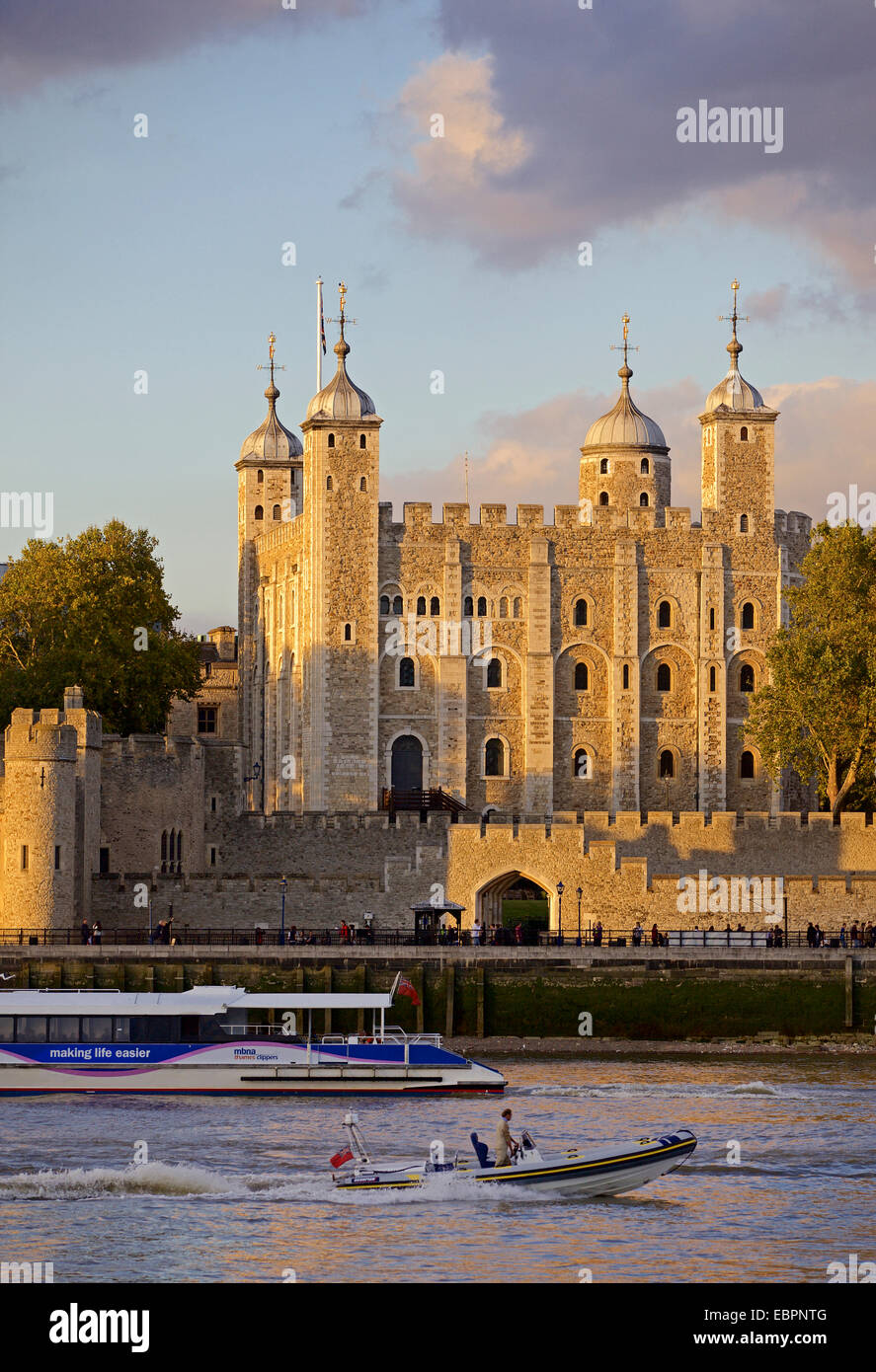 Tower of London, UNESCO World Heritage Site, and the River Thames in the evening, London, England, United Kingdom, Europe Stock Photo