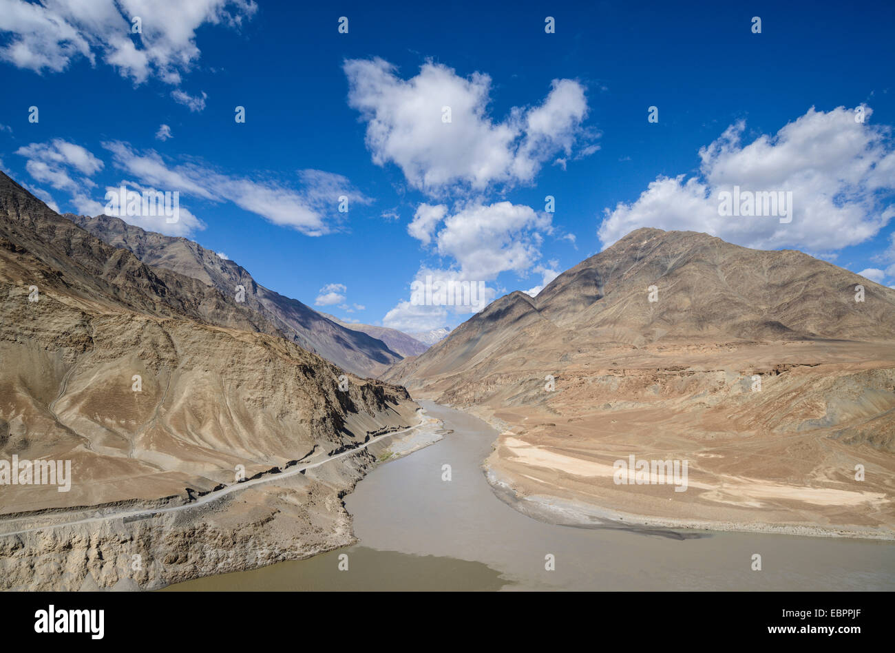 The mountainous scenery of the Zanskar River, Ladakh, Himalayas, India, Asia Stock Photo