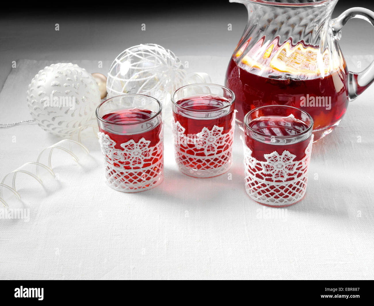 Crushed cardamom pods hires stock photography and images Alamy